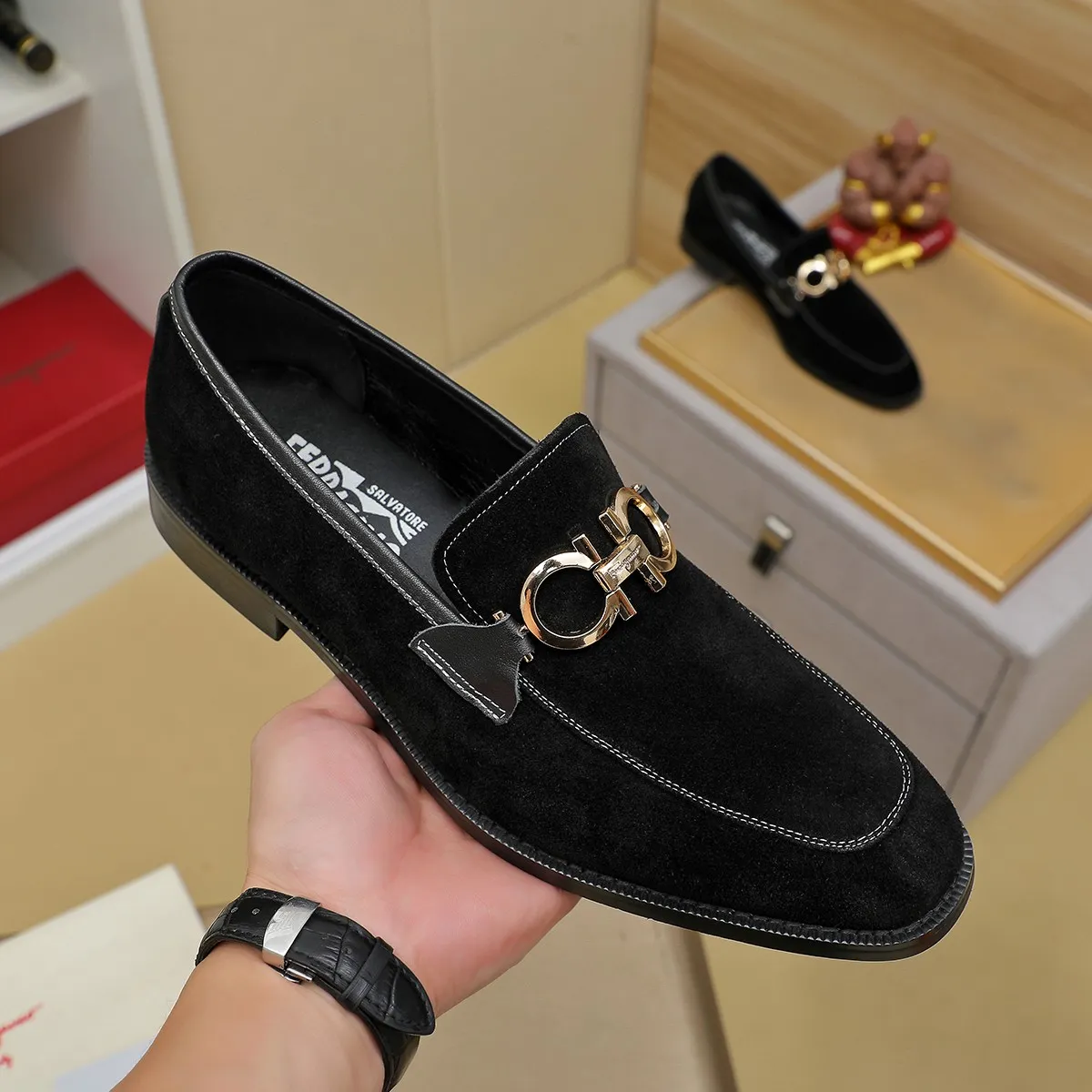 Men's shoes💰420🔥Ferragamo new men's formal shoes🇨🇳Official website original 1:1 mold opening, original quality💯Fine workmanship, high-end luxury shoes☘ The surface is made of imported Italian first-layer cowhide🌴🐑Leather lining🍓Rubber wear-resistant and non-slip outsole, breathable and comfortable to wear🍍The first choice for high-grade men, size 39-45 (38.46. Can be customized)
